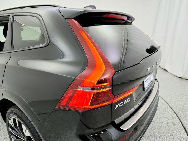 Certified 2026 Volvo XC60 B5 Plus AWD/4WD image 33