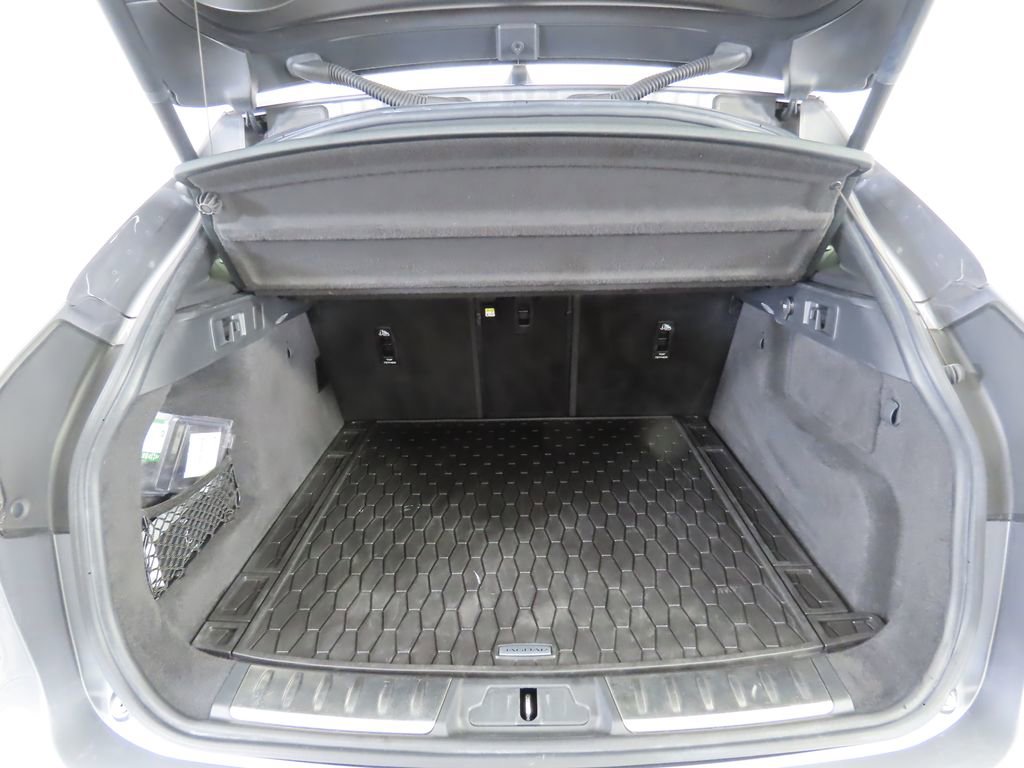 Used 2021 Jaguar F-PACE R-Dynamic S image 26