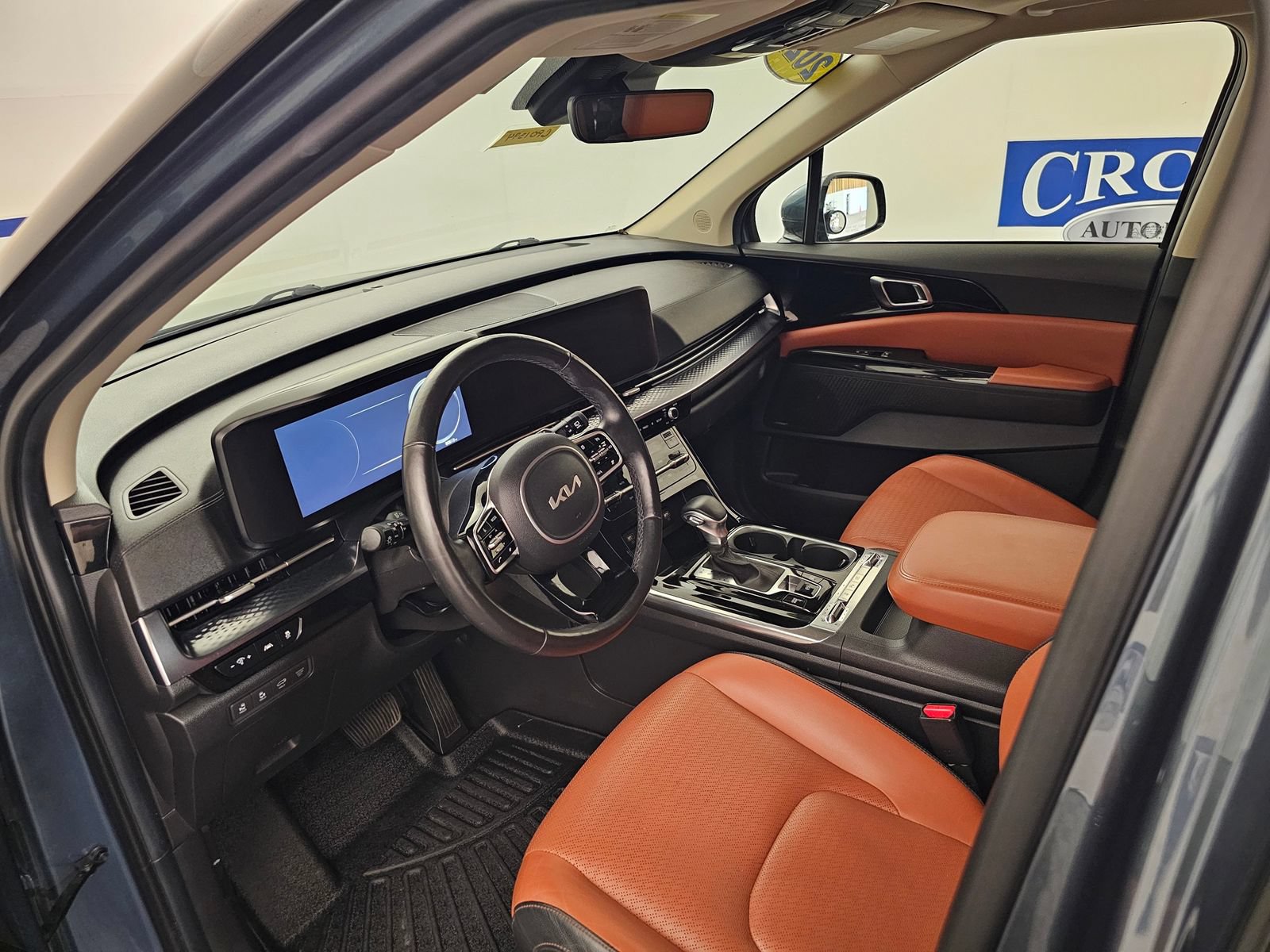 Used 2022 Kia Carnival SX Prestige FWD image 3