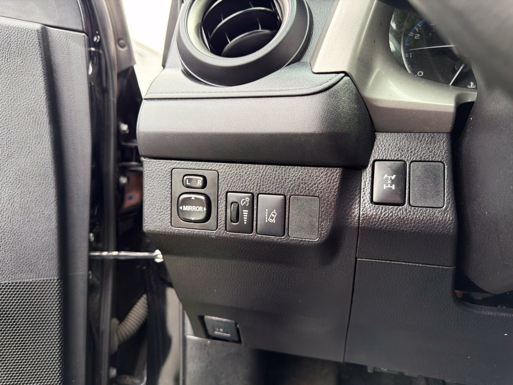 Used 2018 Toyota RAV4 LE w/ All Weather Liner Package AWD/4WD image 27