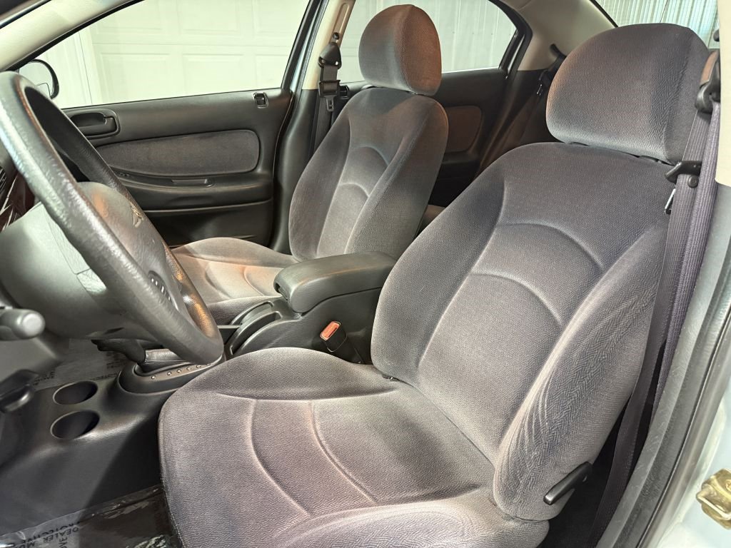 Used 2002 Chrysler Sebring LX image 12