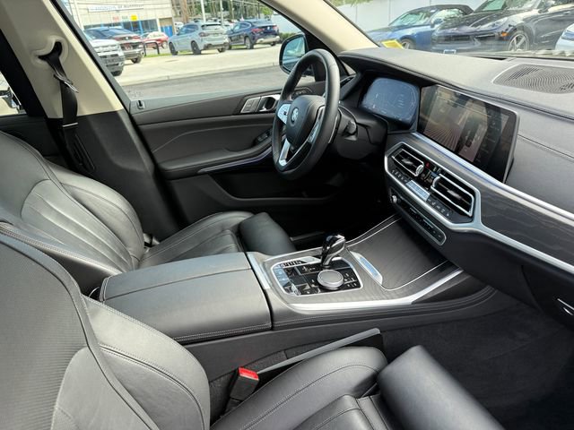Used 2022 BMW X7 xDrive40i w/ Premium Package AWD/4WD image 29