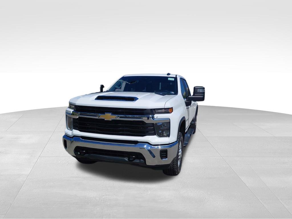 Used 2026 Chevrolet Silverado 2500 LT AWD/4WD image 2