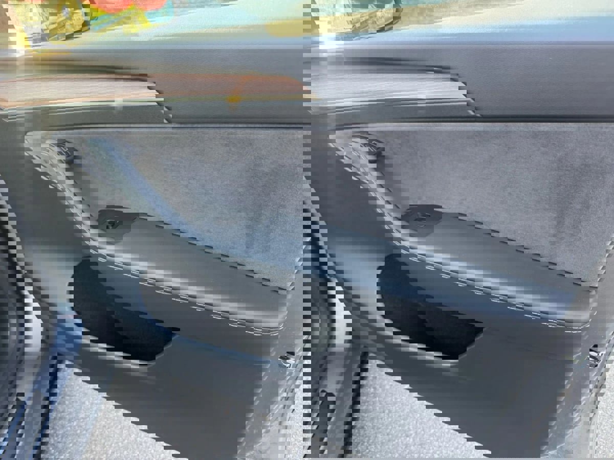 Used 2025 Tesla Model Y Long Range image 32