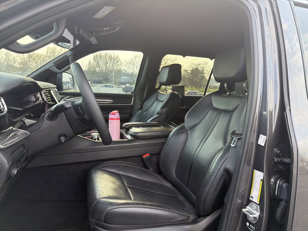 Used 2022 Jeep Wagoneer Series III w/ Premium Group I image 9