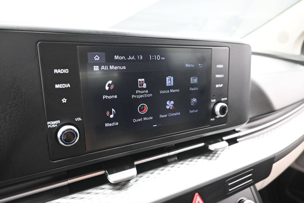 Used 2024 Kia Carnival LX FWD image 21