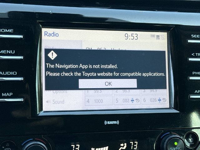 Used 2020 Toyota Camry SE FWD image 23