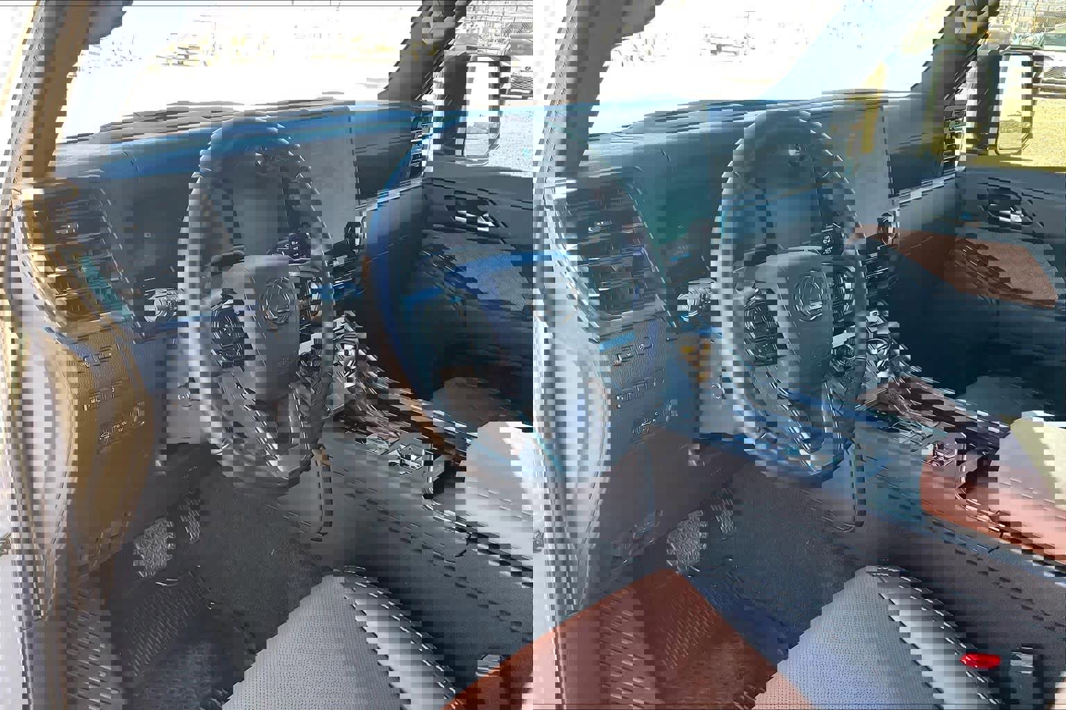 Used 2024 Lexus GX 550 image 16