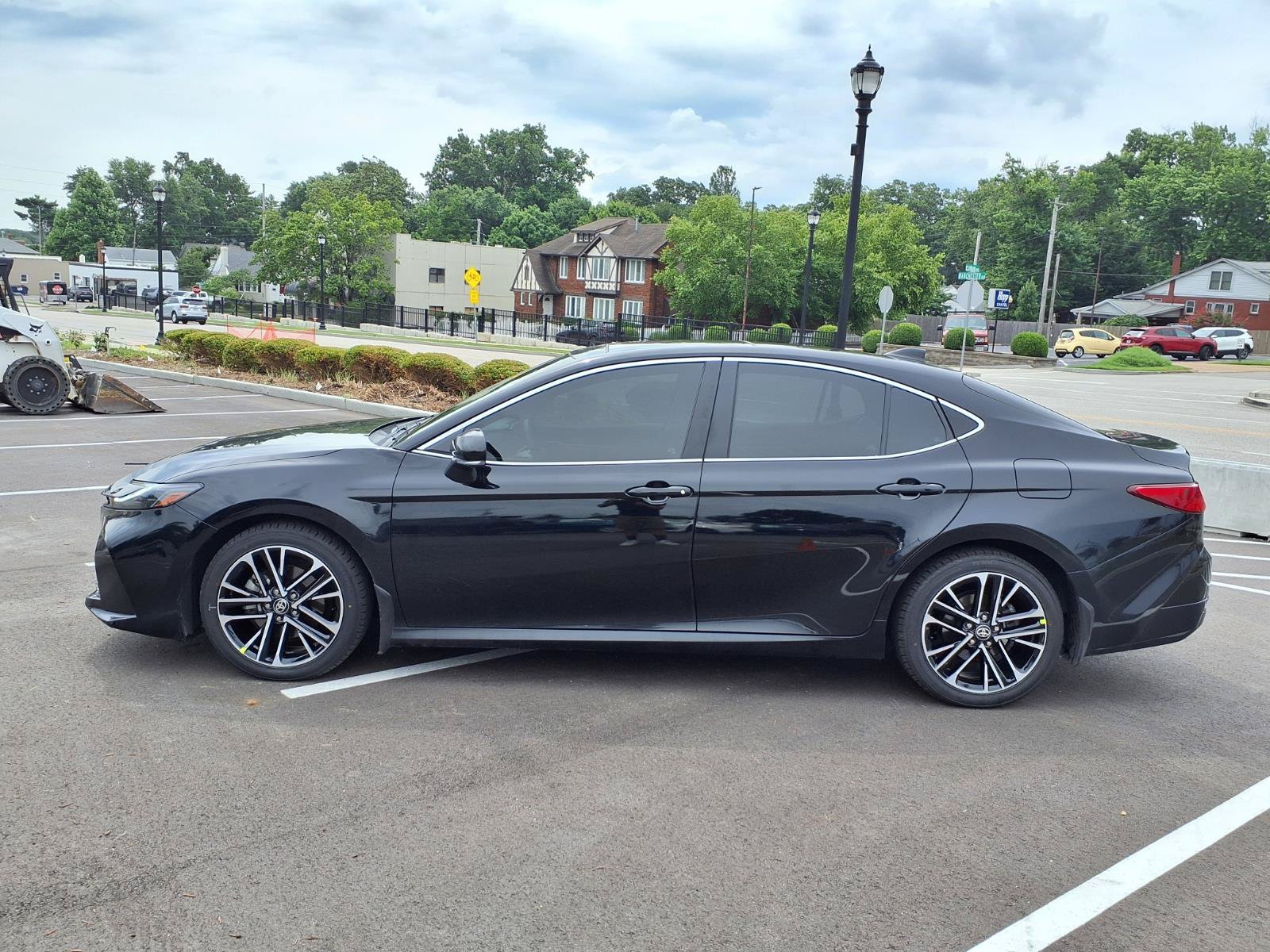Certified 2025 Toyota Camry XLE FWD image 28
