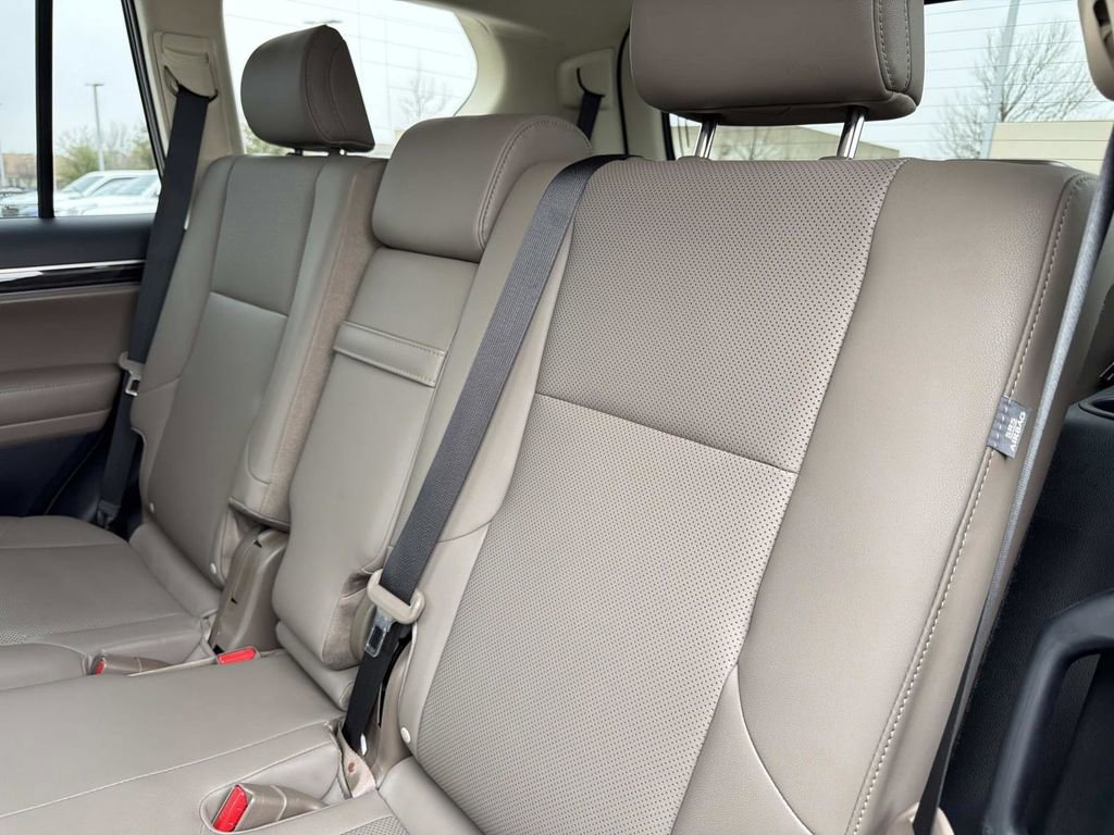 Used 2023 Lexus GX 460 Premium w/ Premium Package image 13