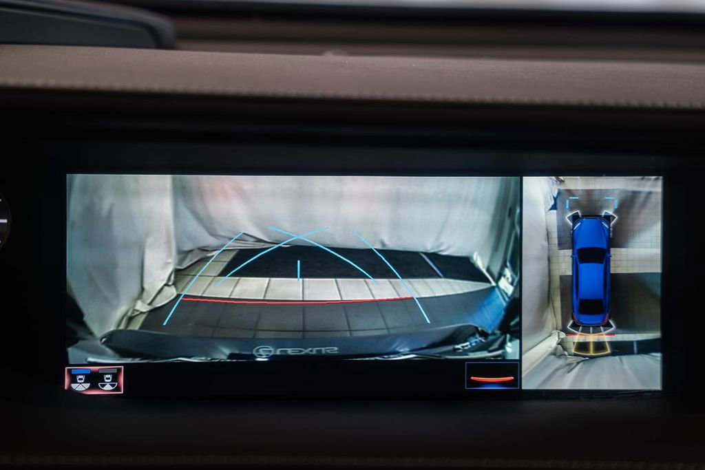 Used 2019 Lexus LS 500h w/ Luxury Package image 45