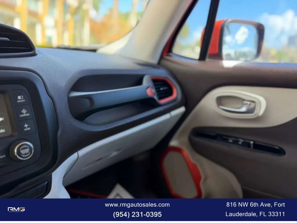 Used 2015 Jeep Renegade Latitude image 13