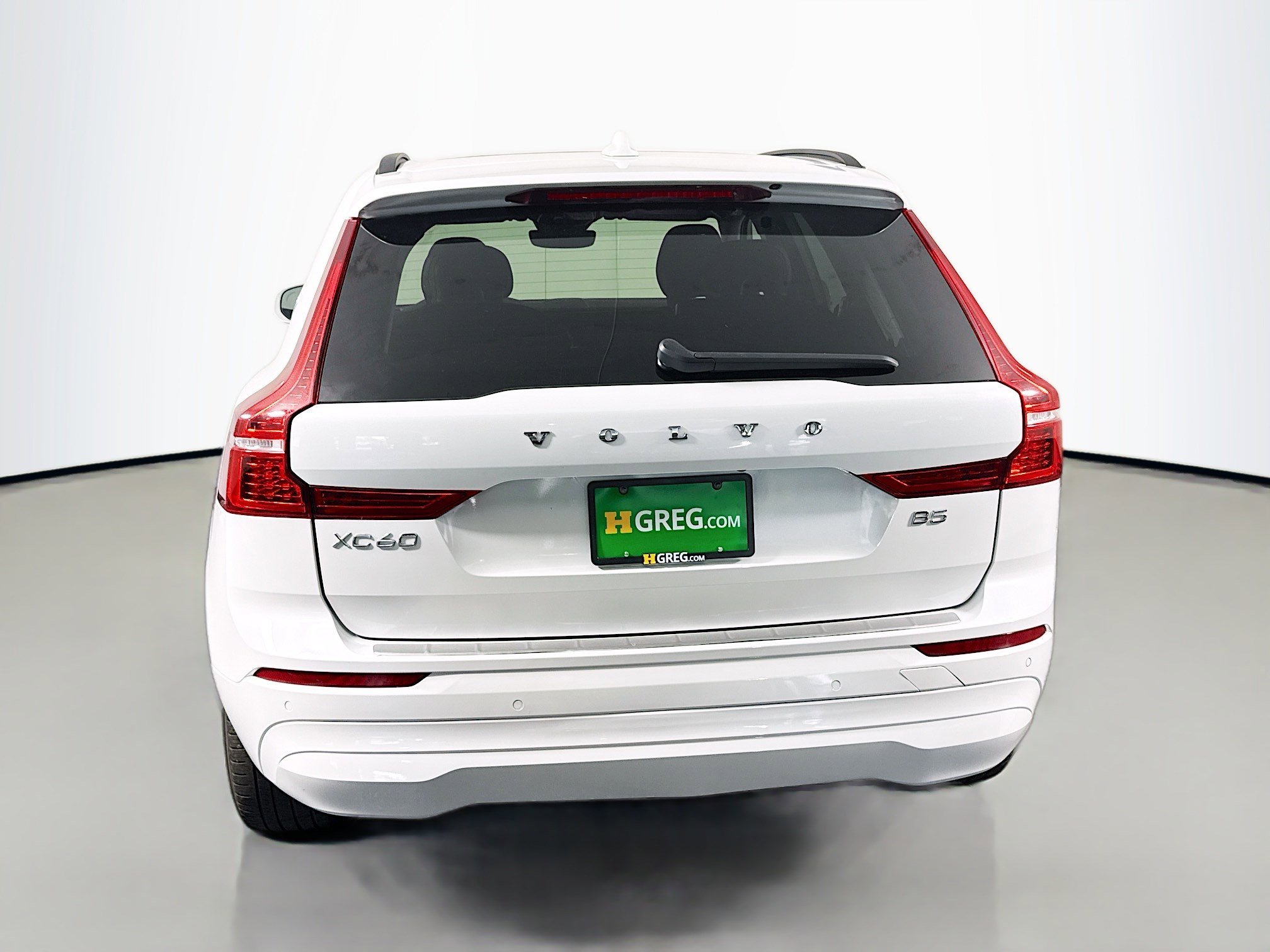 Used 2023 Volvo XC60 B5 Core FWD image 8