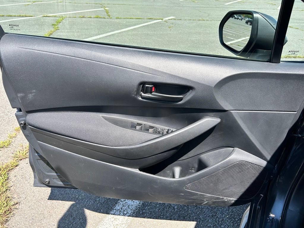 Used 2025 Toyota Corolla LE FWD image 20