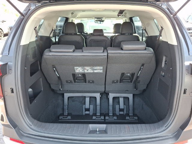Used 2026 Kia Carnival FWD image 31
