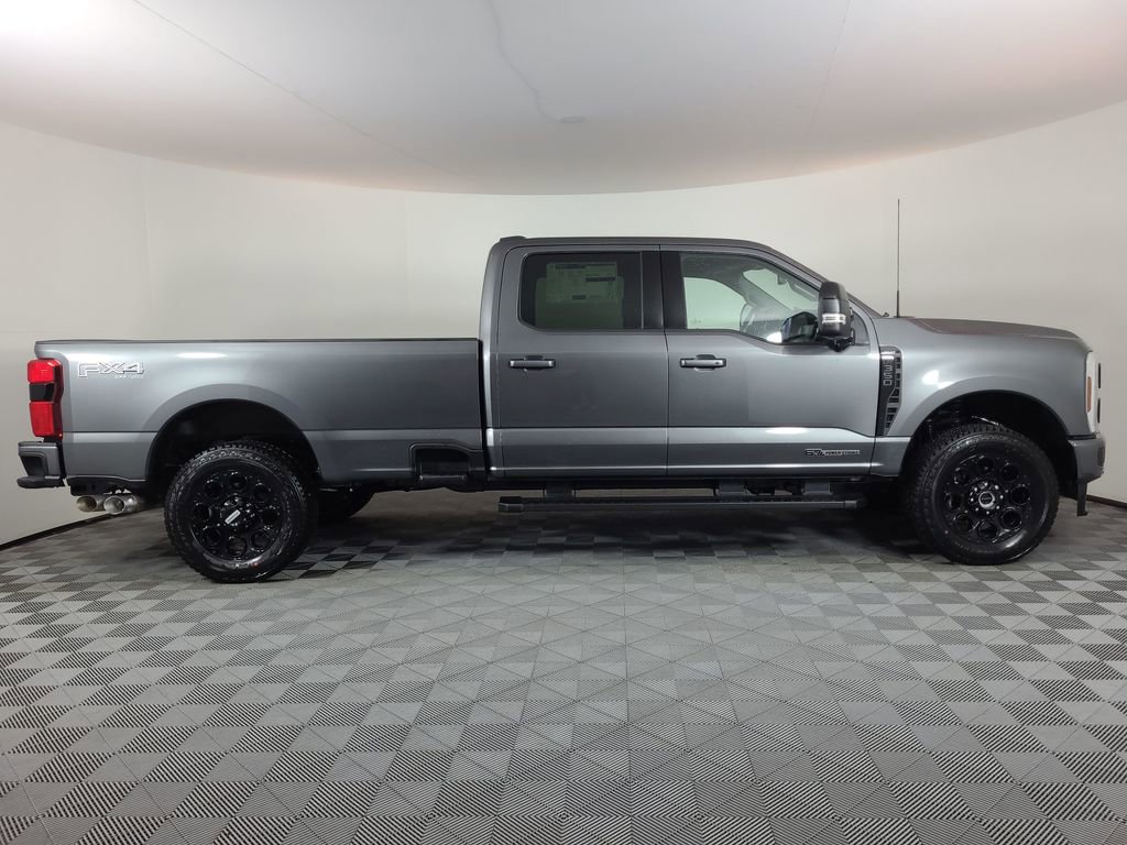 New 2026 Ford F350 Lariat w/ Black Appearance Package image 2