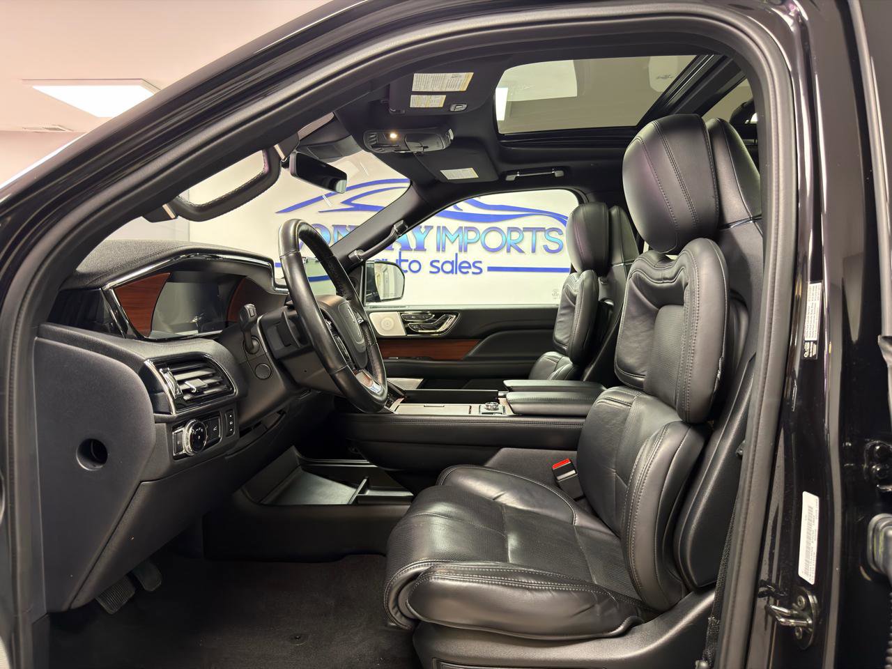 Used 2020 Lincoln Navigator Reserve w/ Luxury Package AWD/4WD image 9