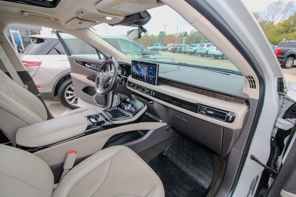 Used 2021 Lincoln Nautilus Reserve w/ Equipment Group 201A image 18