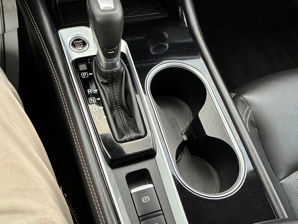 Used 2025 Nissan Altima 2.5 SL FWD image 22