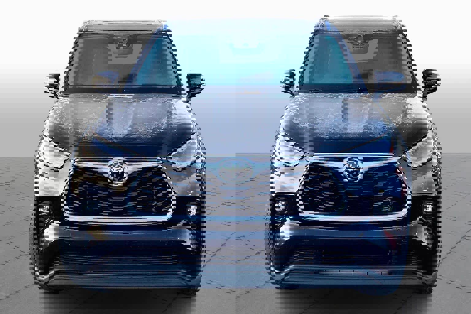 Used 2021 Toyota Highlander XLE image 4