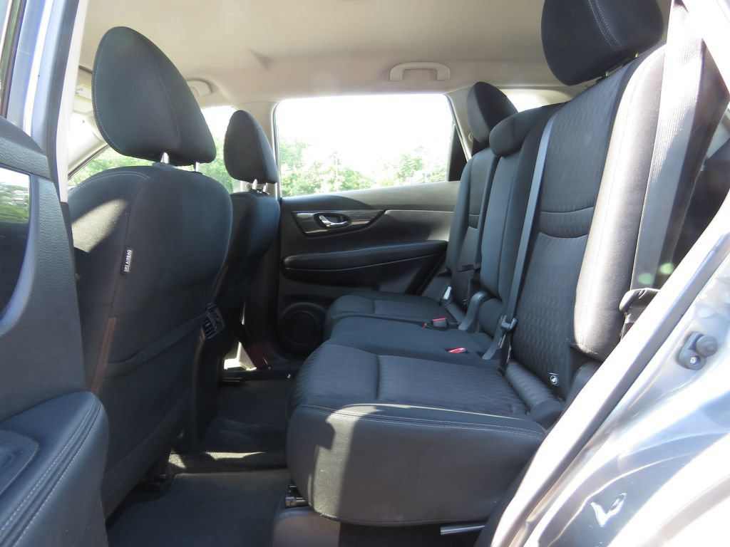 Used 2018 Nissan Rogue S AWD/4WD image 19