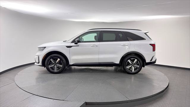 Used 2022 Kia Sorento S FWD image 3