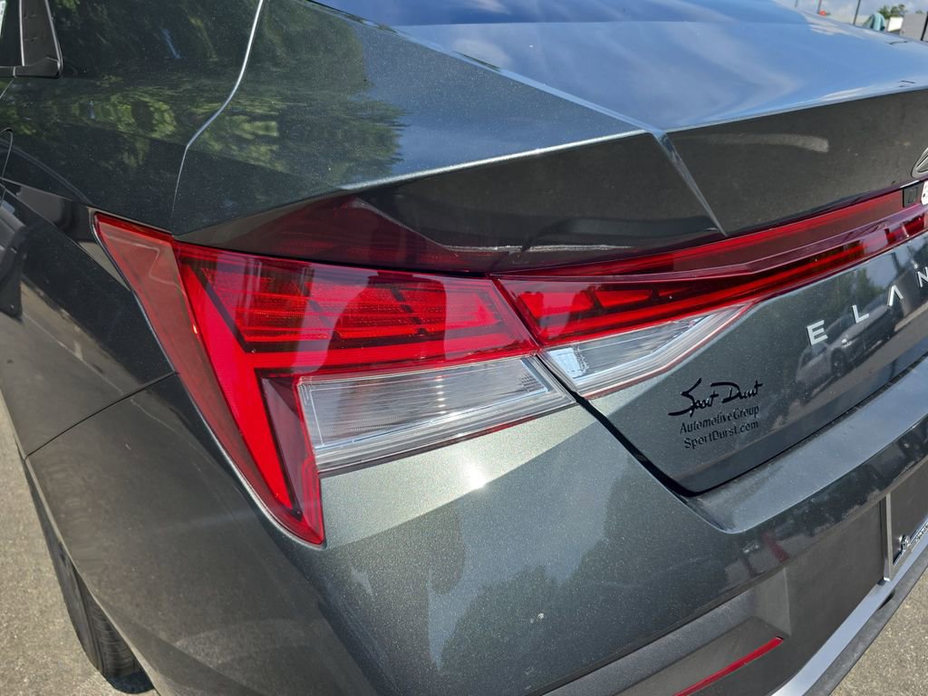 Used 2025 Hyundai Elantra Blue image 34