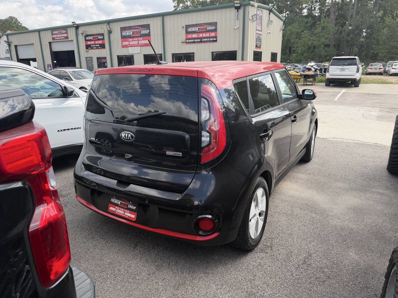 Used 2016 Kia Soul EV + image 3