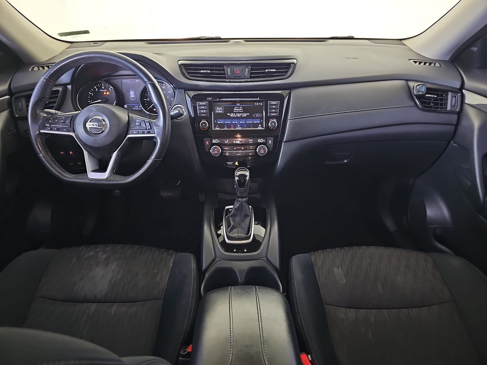 Used 2018 Nissan Rogue SV w/ Premium Package FWD image 11