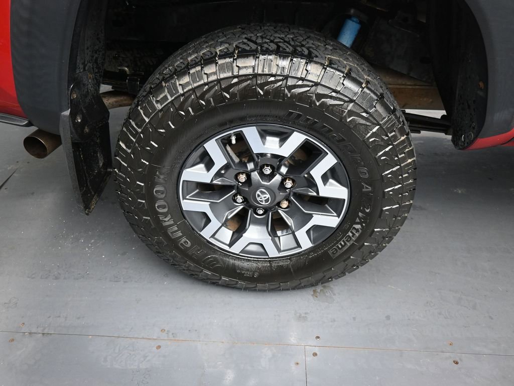 Used 2016 Toyota Tacoma TRD Off-Road w/ Premium & Technology Package image 10