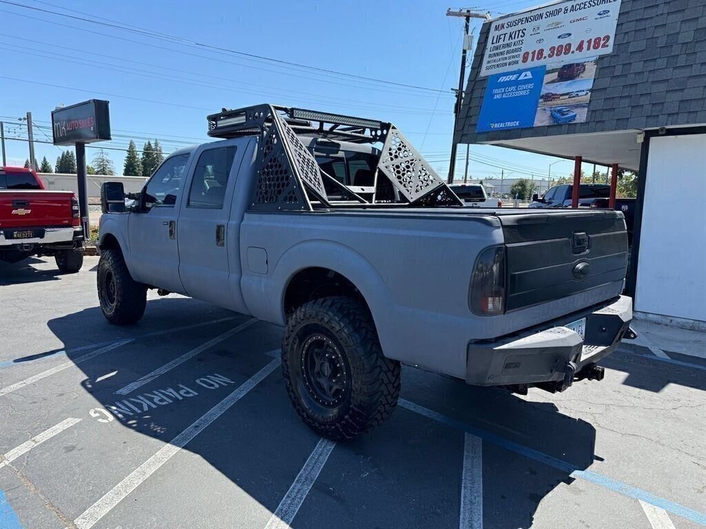 Used 2016 Ford F250 Platinum w/ FX4 Off-Road Package AWD/4WD image 6