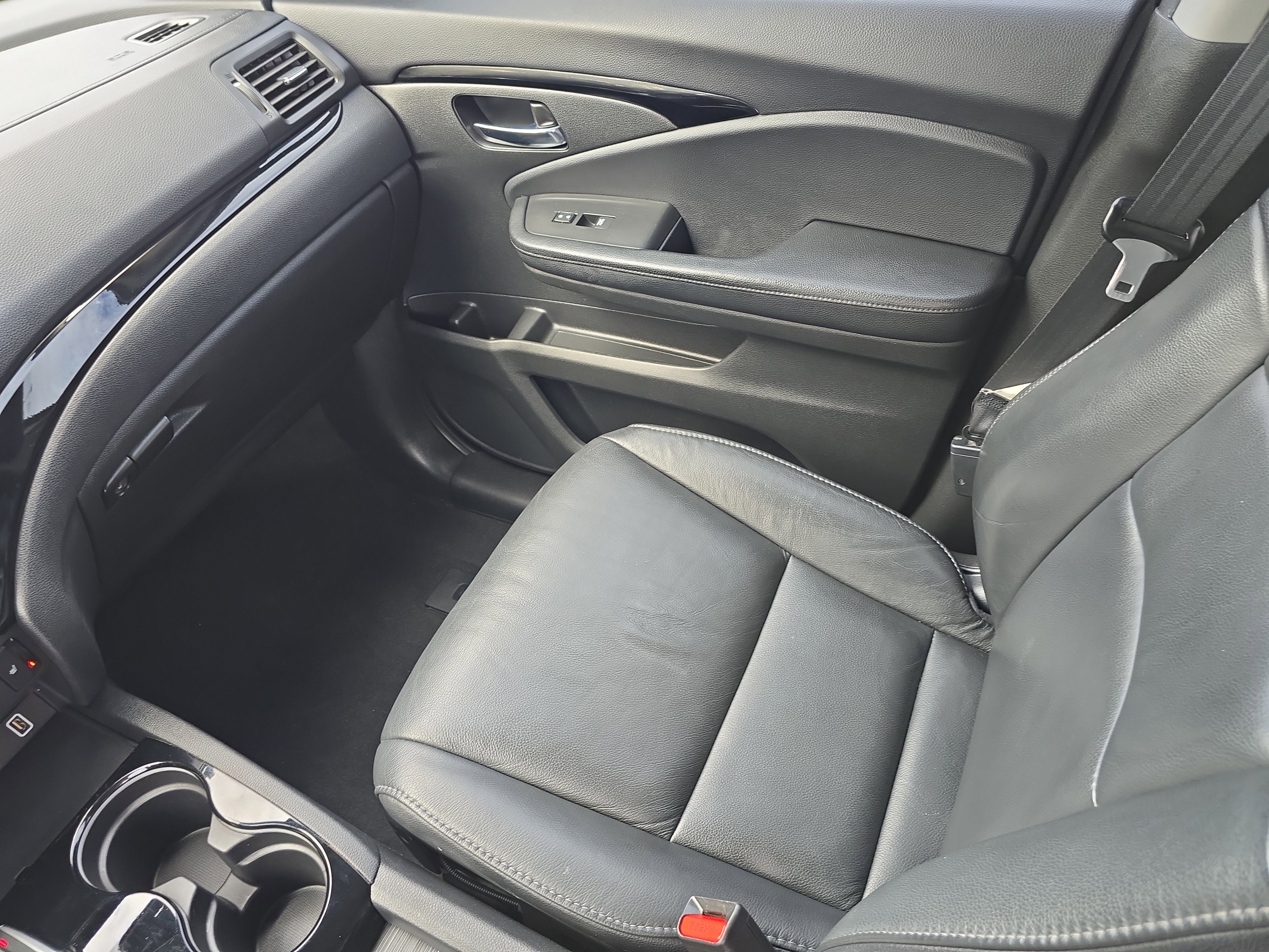 Used 2019 Honda Pilot Touring image 18