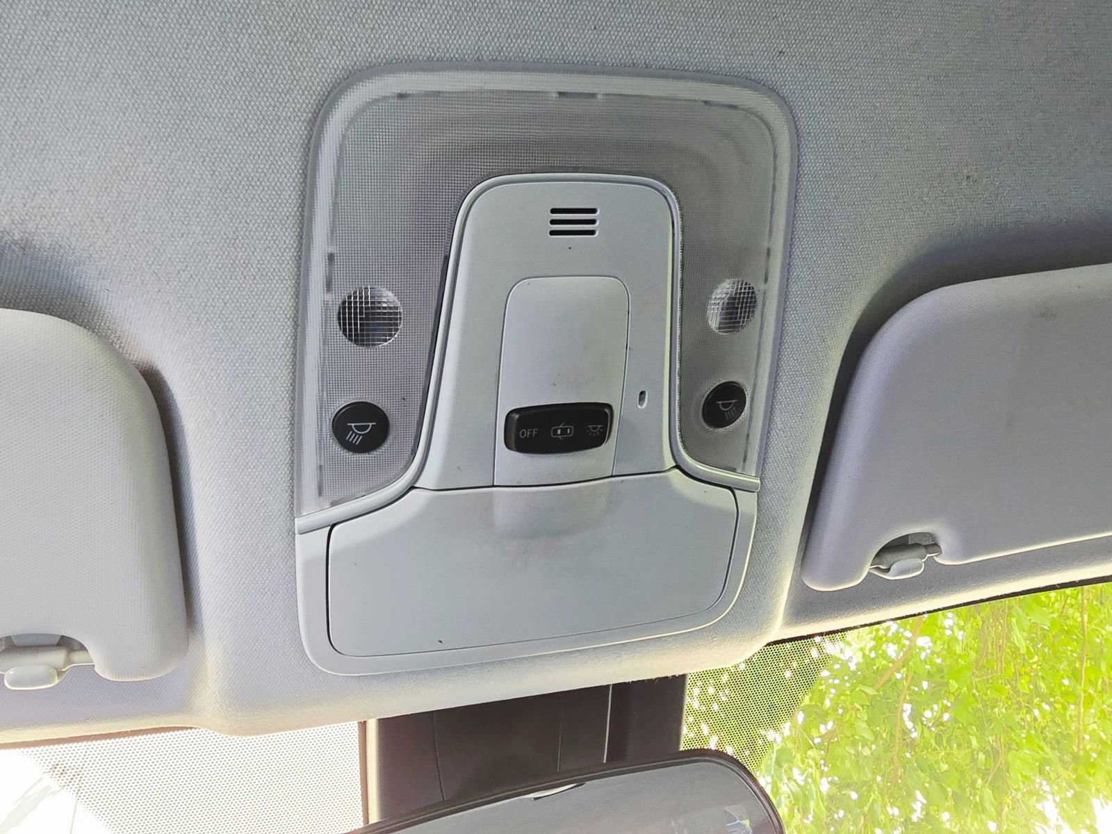 Used 2018 Toyota Prius Prime Premium image 21