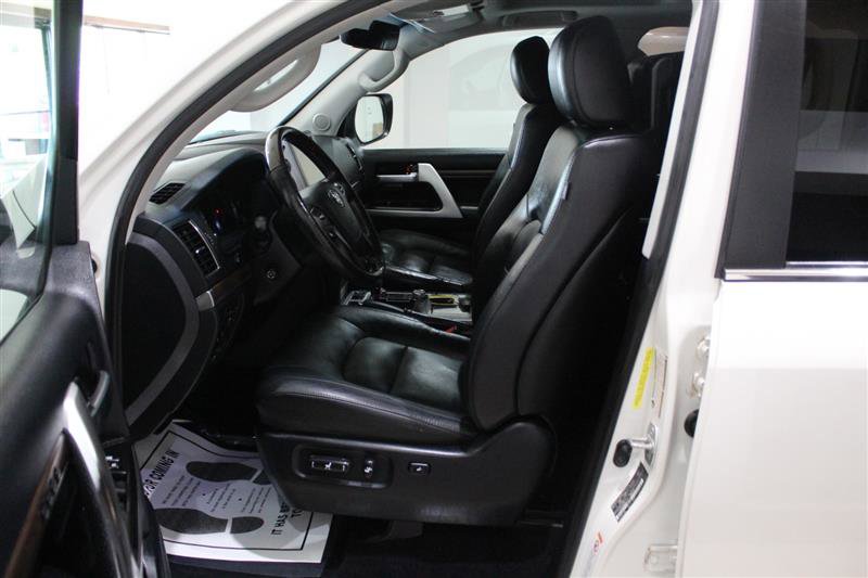 Used 2016 Toyota Land Cruiser AWD/4WD image 30
