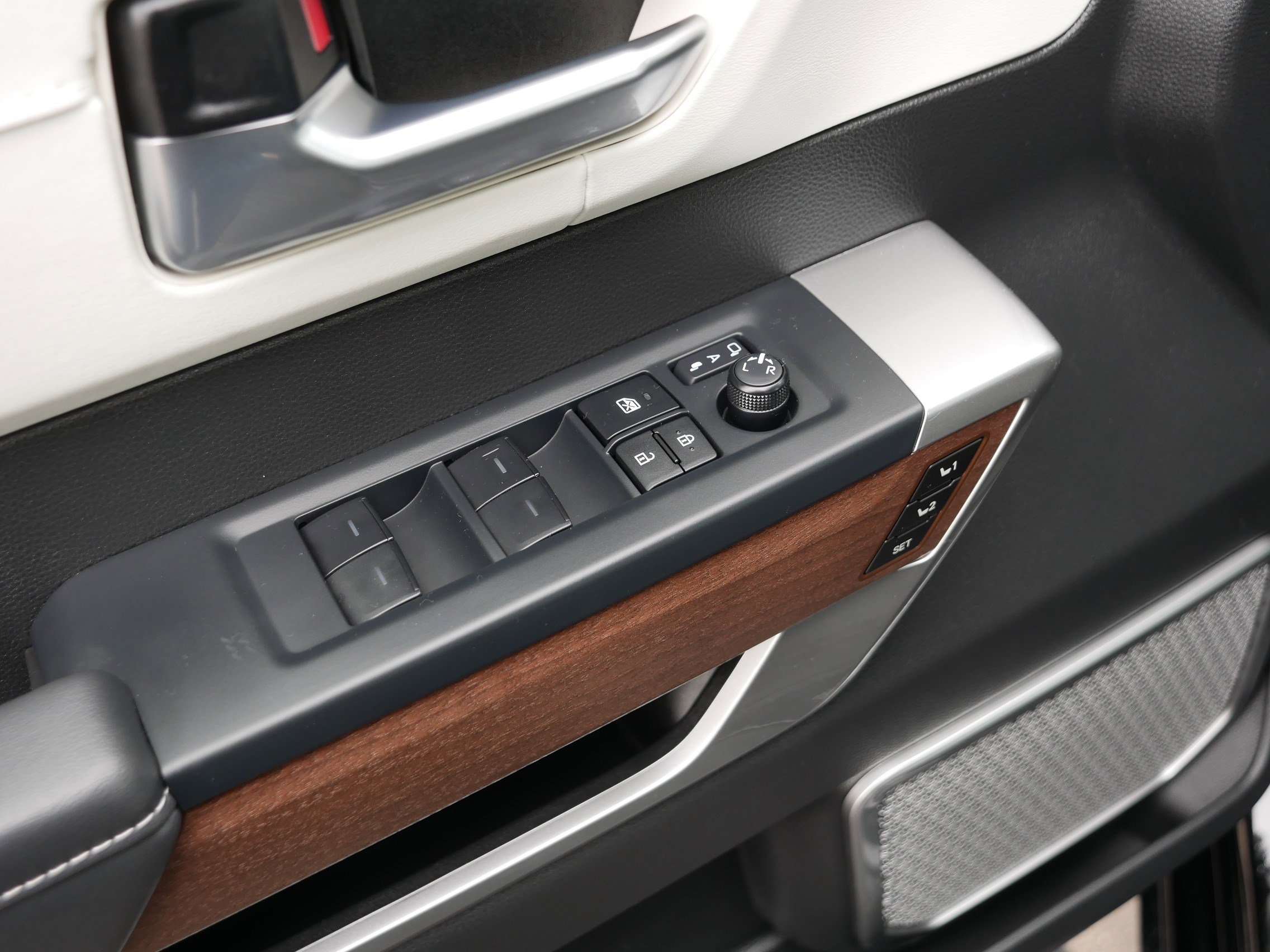 Used 2025 Toyota Tundra Capstone image 19