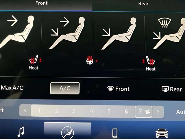 Used 2025 Chrysler Pacifica Select FWD image 45