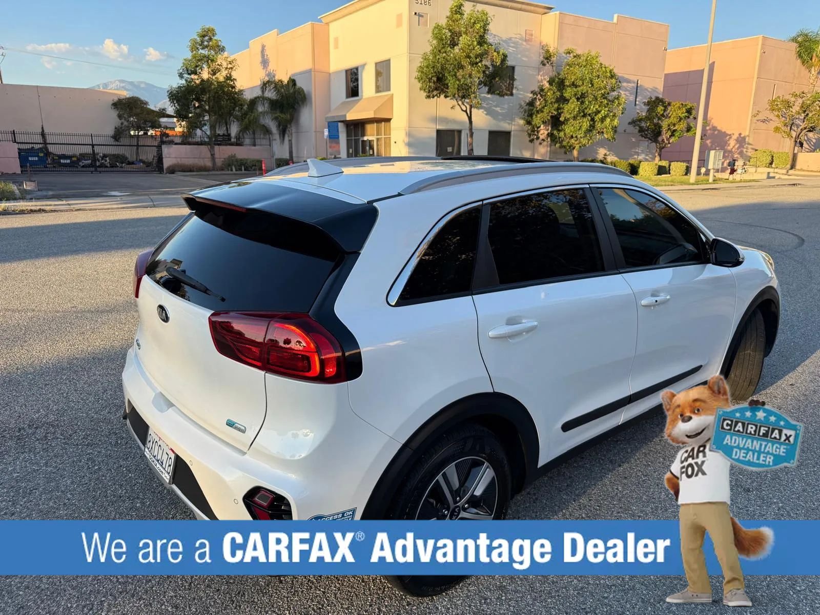 Used 2021 Kia Niro EX Premium FWD image 6