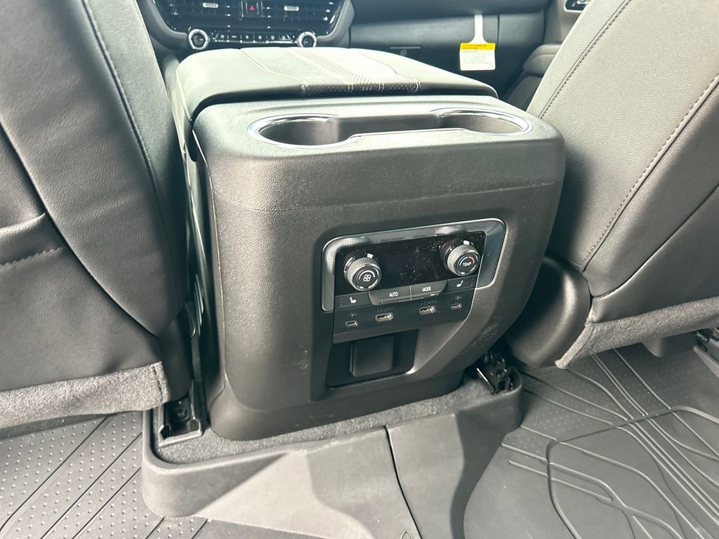 New 2026 Chevrolet Suburban High Country image 20