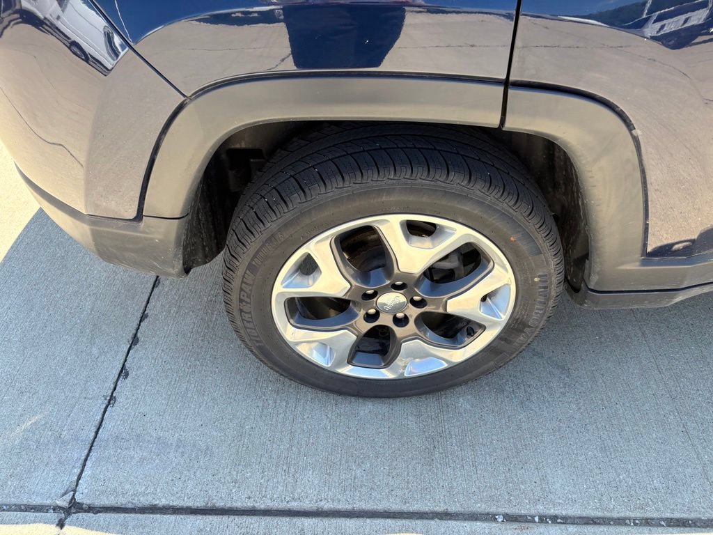 Used 2019 Jeep Compass Limited AWD/4WD image 23