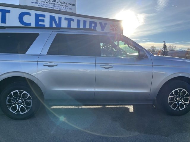 Used 2023 Ford Expedition Max XLT image 18