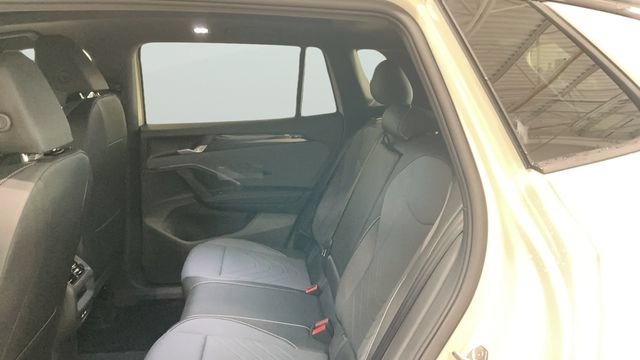 New 2026 Volkswagen Tiguan SE R-Line AWD/4WD image 13