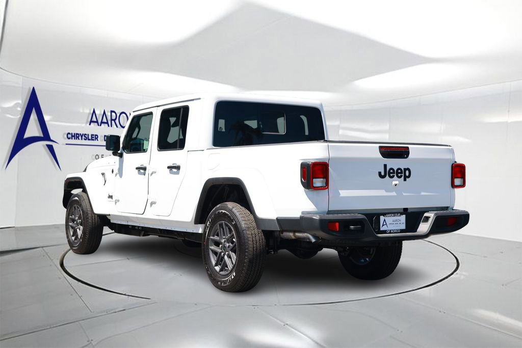 New 2026 Jeep Gladiator Sport AWD/4WD image 2