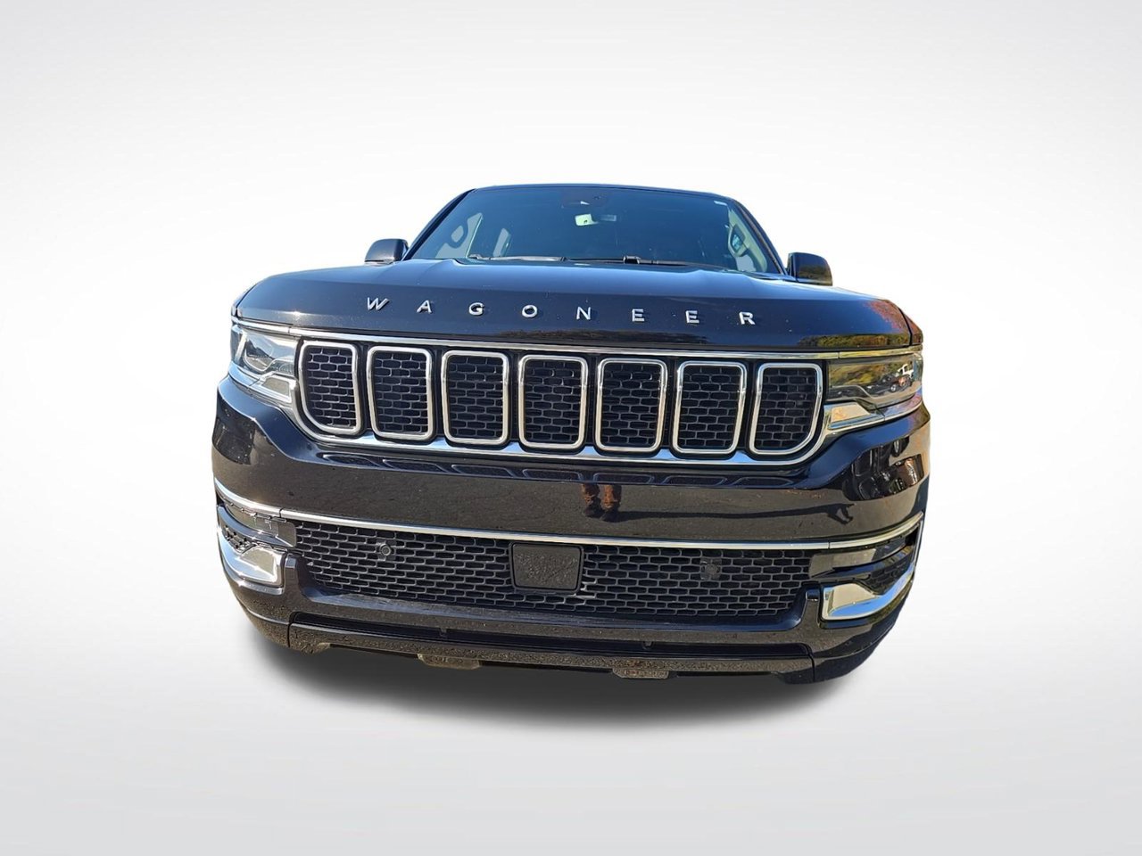 Used 2023 Jeep Wagoneer 4WD image 2