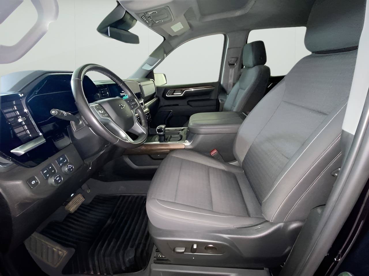Certified 2023 Chevrolet Silverado 1500 RST w/ Z71 Off-Road Package AWD/4WD image 28