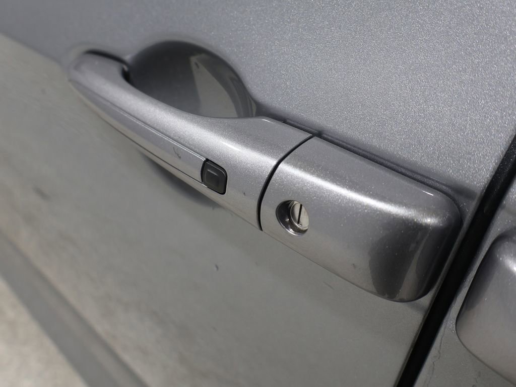 Used 2021 Chrysler Voyager LX image 16