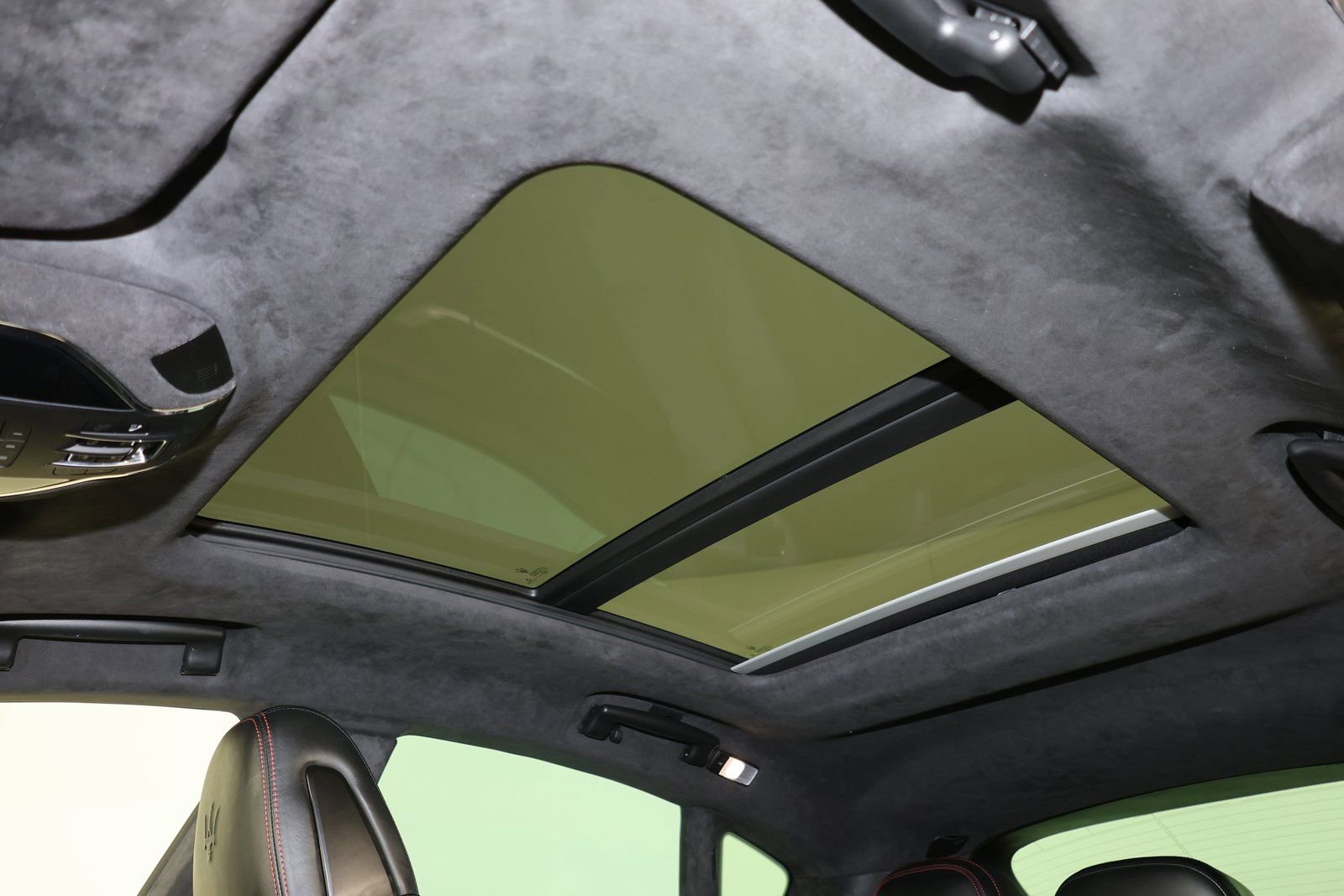 Used 2021 Maserati Levante GTS image 13