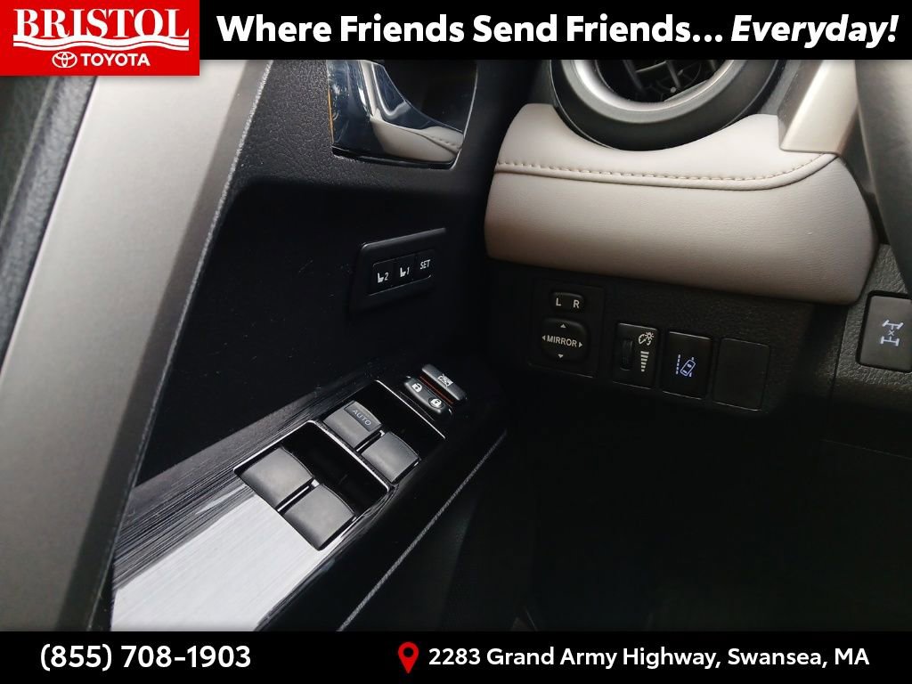 Used 2016 Toyota RAV4 Limited image 21