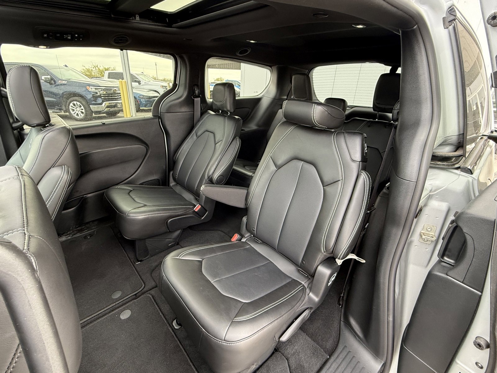 New 2024 Chrysler Pacifica Touring-L w/ S Appearance Package image 22