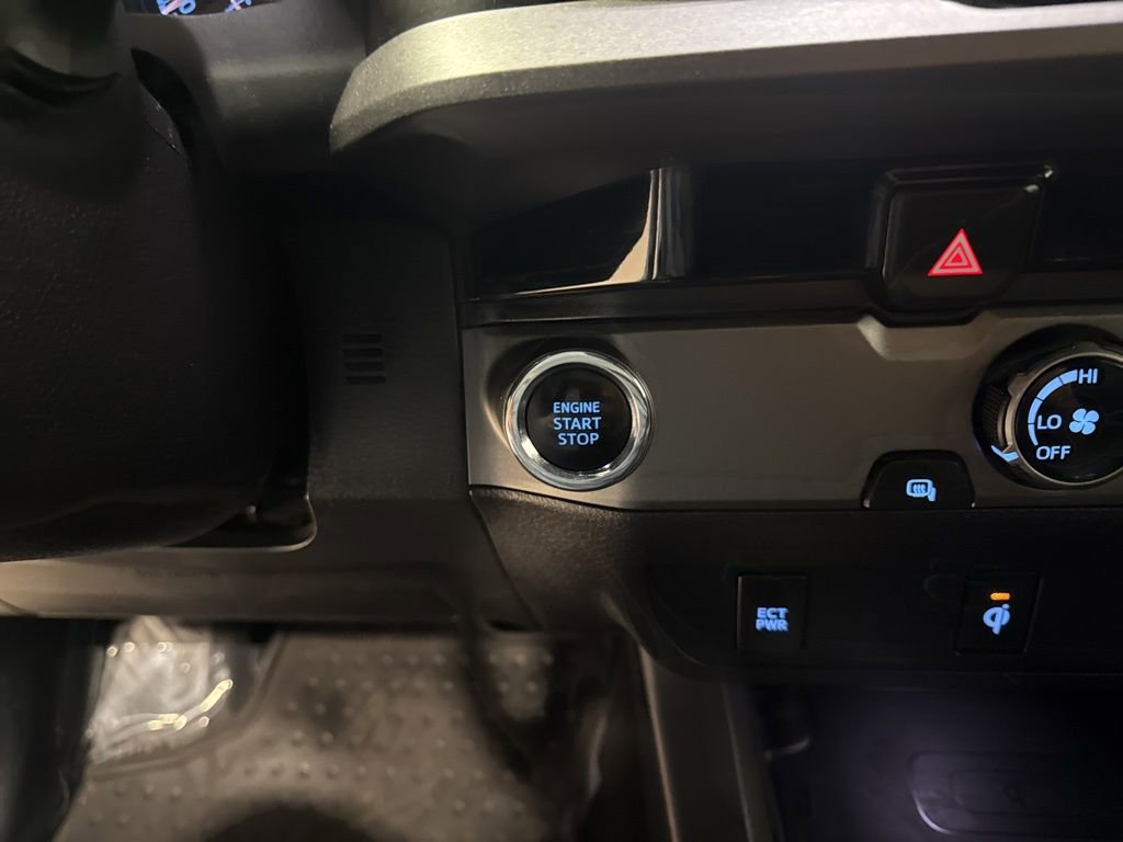 Used 2016 Toyota Tacoma TRD Off-Road w/ Towing Package RWD image 24