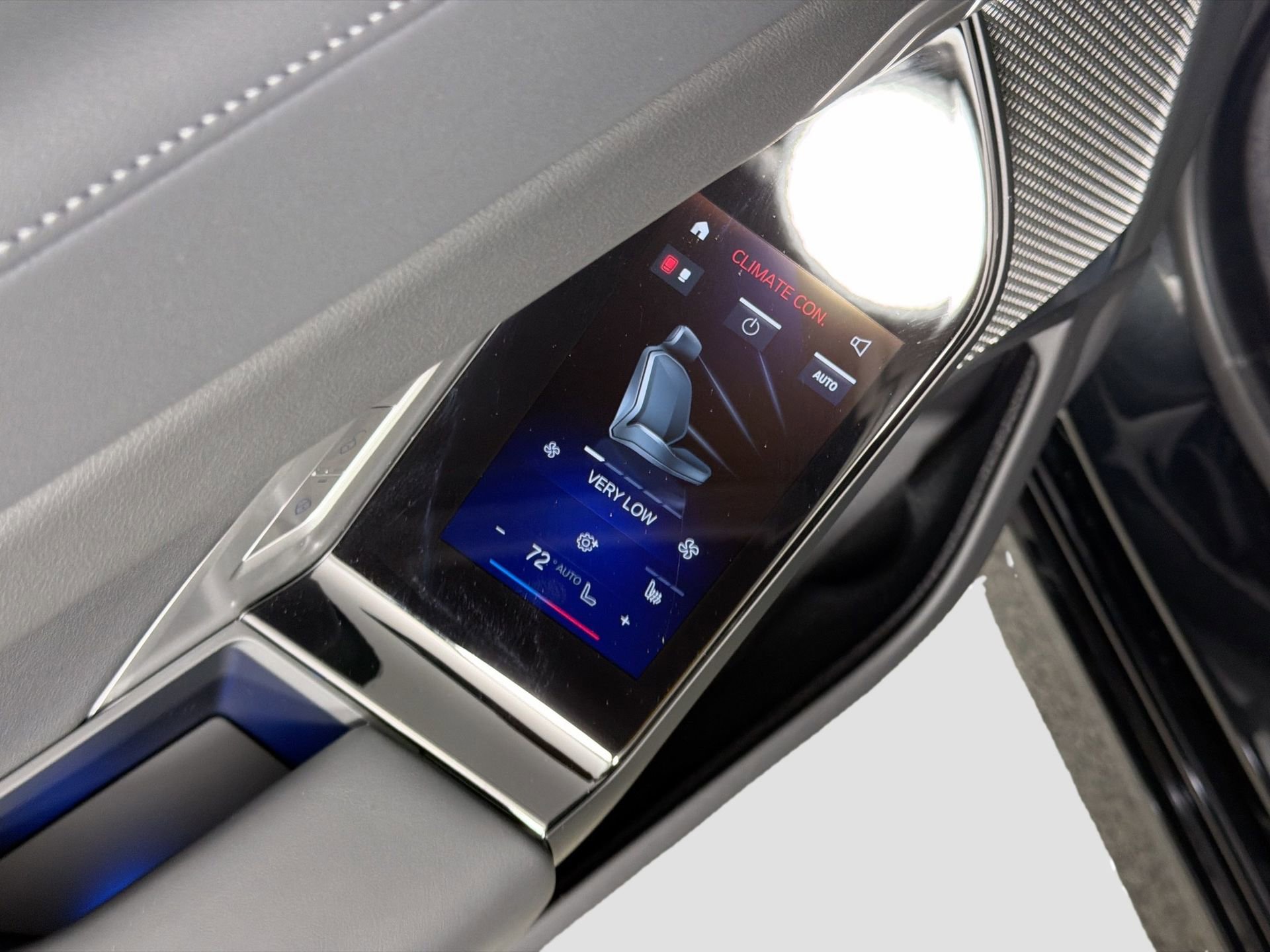 New 2026 BMW 740i xDrive w/ Executive Package image 27